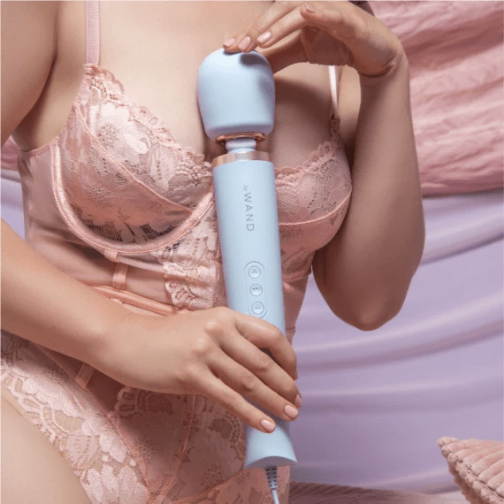 Le Wand Wand Massagers Le Wand Plug-In Vibrating Massager