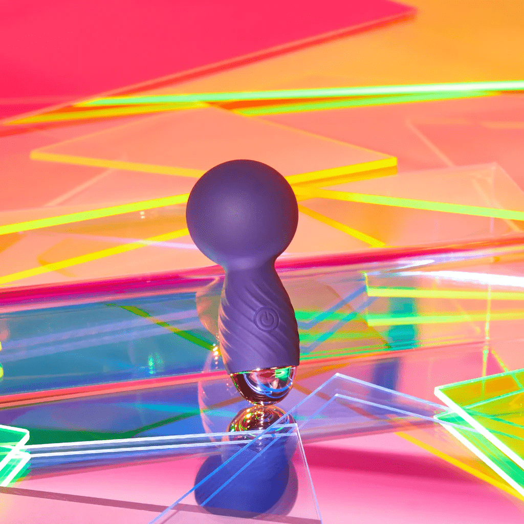 Love To Love Bullets & Mini Vibes Love to Love Itsy Bitsy Mini Wand Vibrator