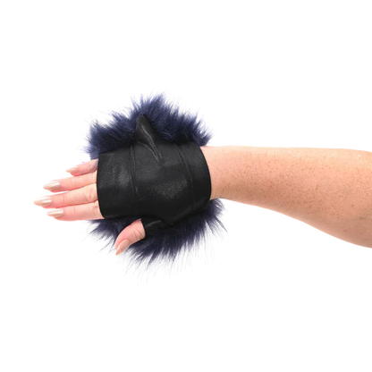 Sportsheets BDSM Sportsheets Sex & Mischief Cougar Spiked Sensory Glove